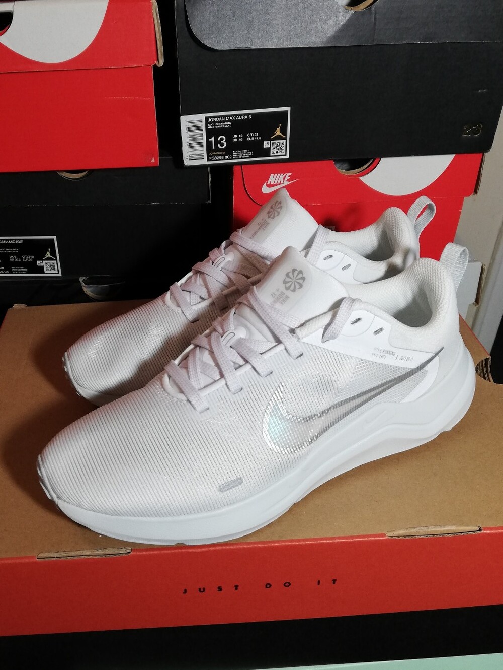 NIKE DOWNSHIFTER "HOLOGRAM SWOOSH" LIKE NEW WORE ONCE